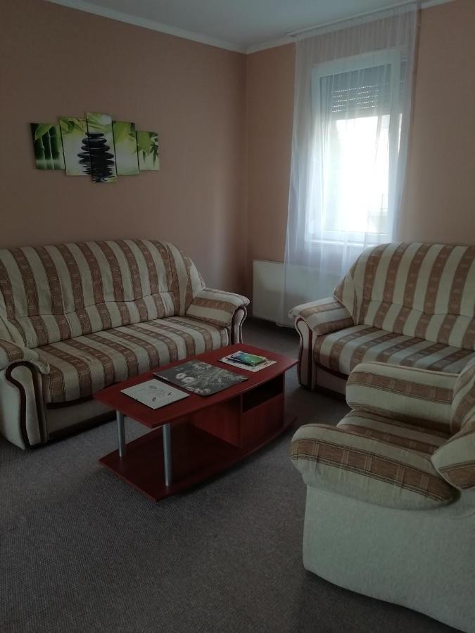 Rokus Apartman Apartment Szeged Bagian luar foto
